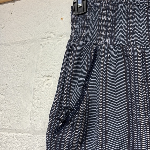 Three Dots Women's Pull On Gauze Fabric Shorts Blue Size medium - Picture 4 of 8